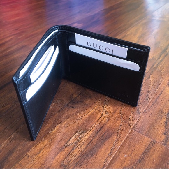 SOLD | GUCCI | FIRM Authentic Men’s Wallet - Picture 5 of 6